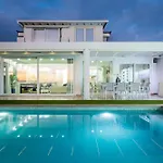 Valentina Ocean View Heated Pool فيلة