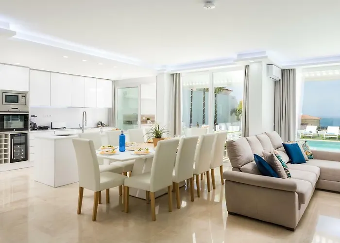 فيلة Valentina Ocean View Heated Pool أذيخي