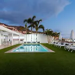 Valentina Ocean View Heated Pool 别墅 阿德耶