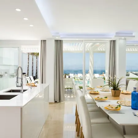 Valentina Ocean View Heated Pool ヴィラ アデヘ